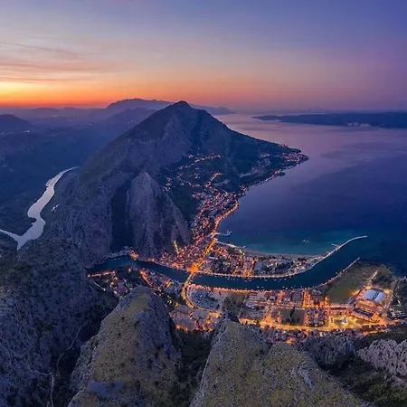 Deluxe Lara * Omiš