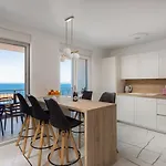 Deluxe Lara Omiš