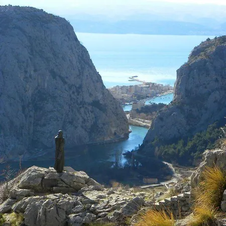 Διαμέρισμα Deluxe Lara Omiš