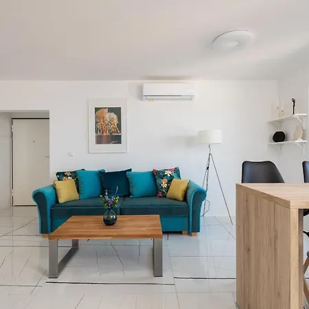 Deluxe Lara Apartment *